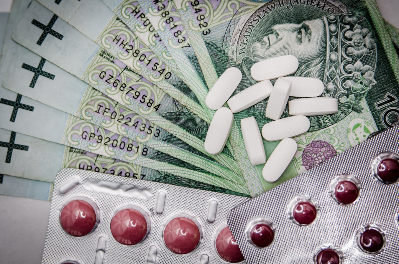 medications-money-cure-tablets-47327.jpeg